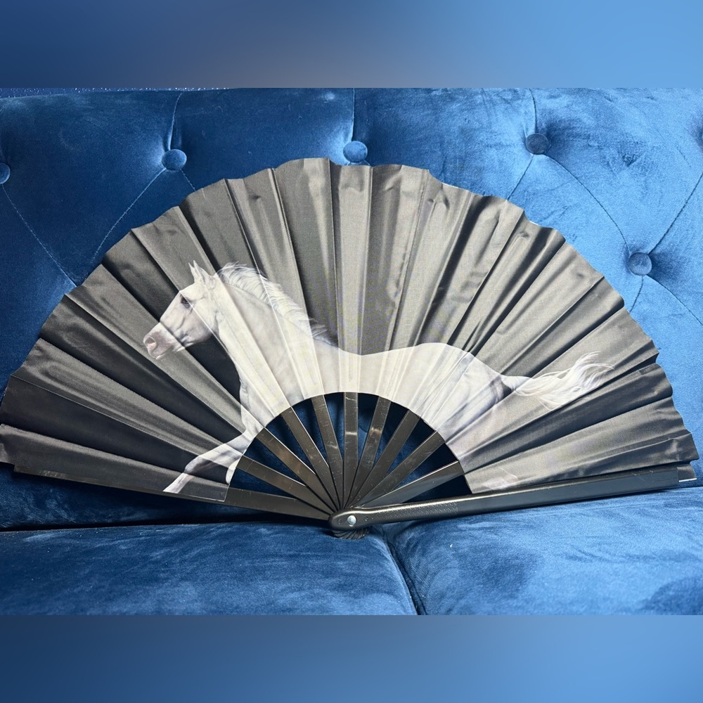 NEW UNUSED 16 CARRIAGES BEYONCE COWBOY CARTER TOUR FAN
